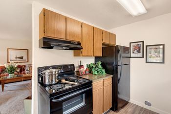 Full Kitchen with Upgraded Appliances at Belfair WA Apartments